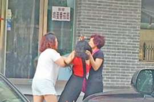 **男生挽回女生分手视频:策略与建议** **男生挽回女生分手视频:策略与建议**