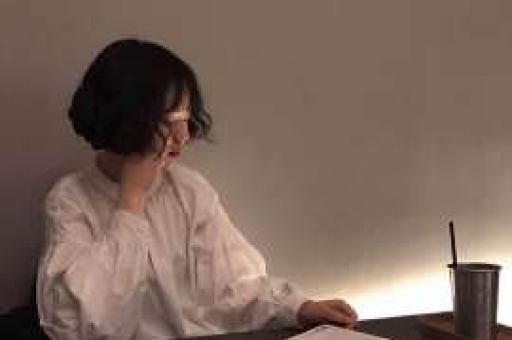 闺蜜和男友闹分手，作为闺蜜的你，该如何帮助她挽回这段感情呢？以下是一些实用的建议，希望能为你提供帮助